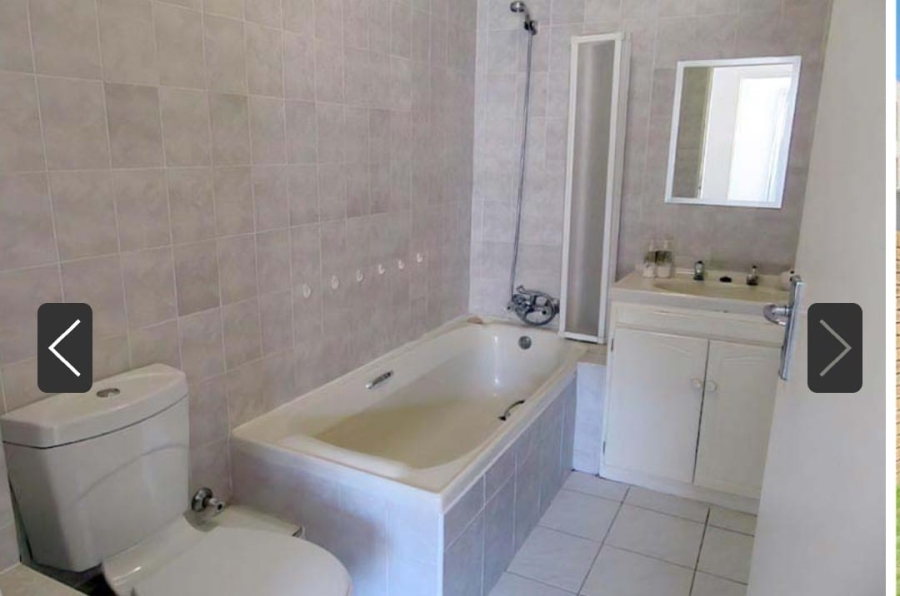 To Let 4 Bedroom Property for Rent in Strand North Western Cape